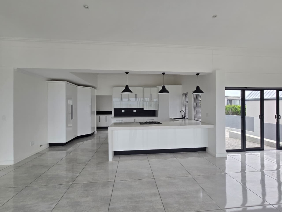 4 Bedroom Property for Sale in Kingswood Golf Estate Western Cape